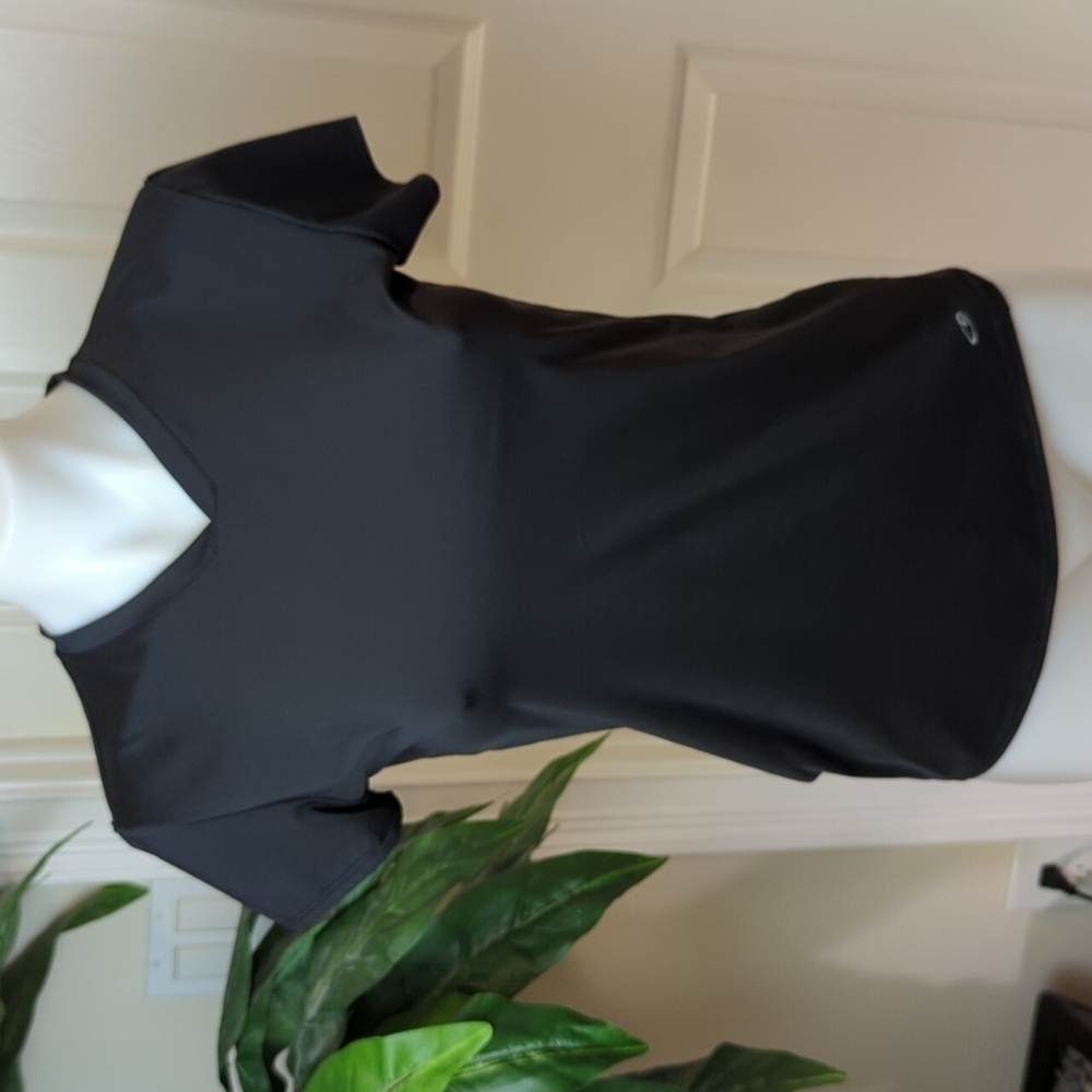 Champion Women's Fitted Athletic V-Neck Short Sleeve Shirt Size Med